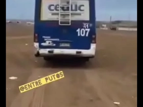 Espiando al chófer